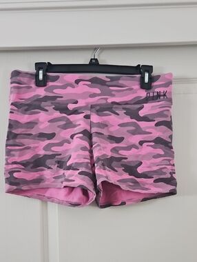 PINK Victoria's Secret | Camo Performance Shorts - Pink Camo Size L Cotton.